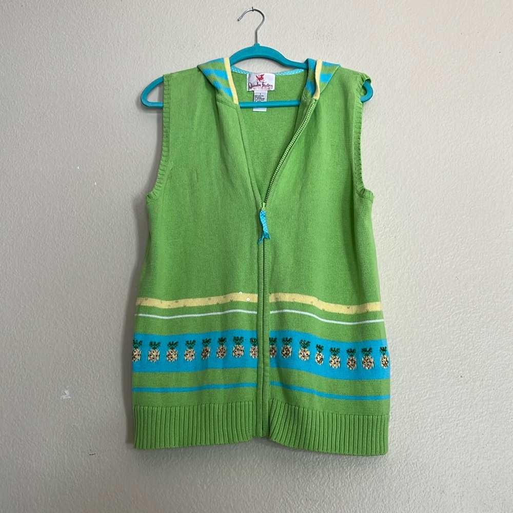 Quacker Factory Pineapple Beaded Green Sleeveless Cardigan with Blue Accents - Picture 8 of 8